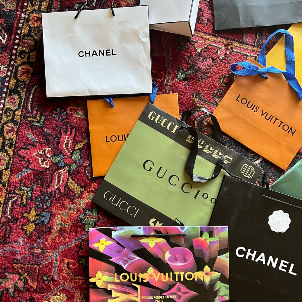 Mix a lot Chanel Gucci Fendi La mer Shopping bags - Picture 3 of 4